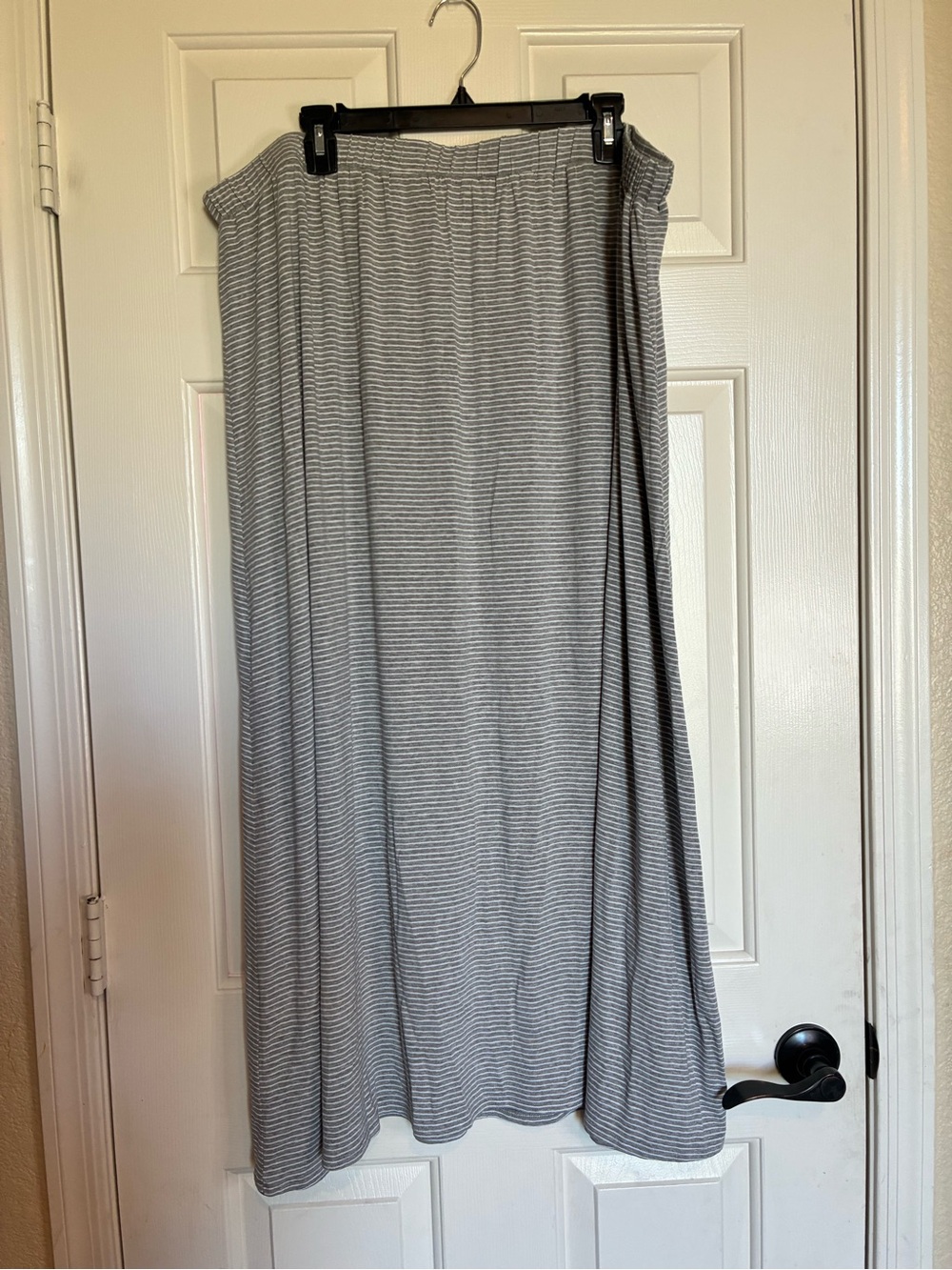 Vince Camuto Gray Striped Maxi Skirt
